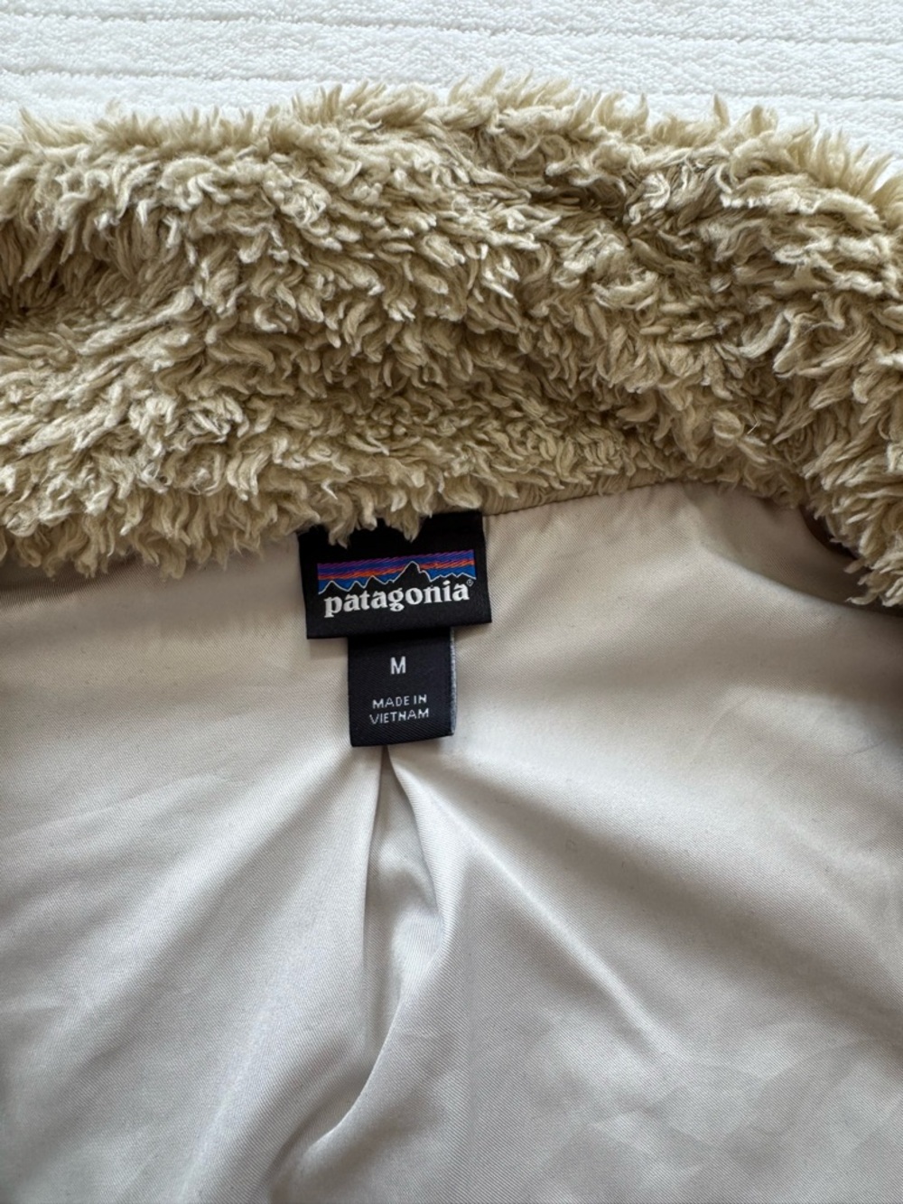 Patagonia Beige Taupe Sherpa Fleece Vest with Zip - Picture 3 of 11